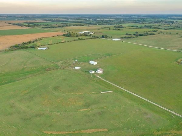 925 1800 Street, Iola, KS 66749