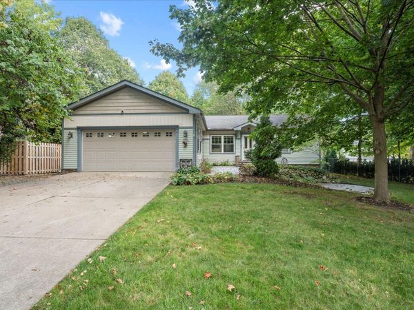 61271 Lenawee Road, Cassopolis, MI 49031