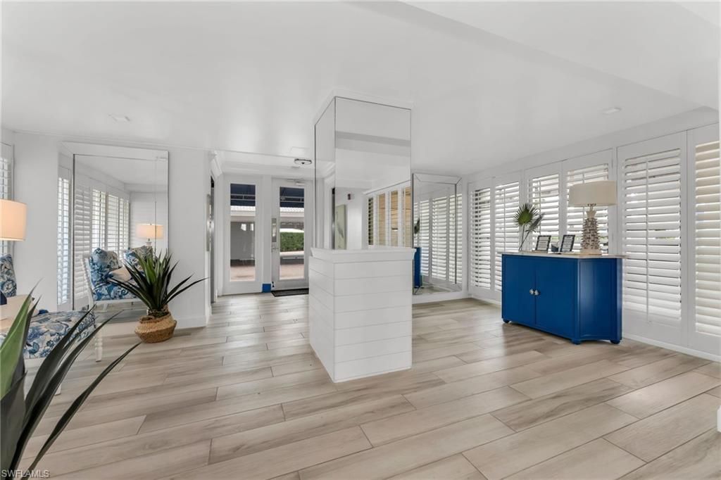 2121 Gulf Shore Blvd N, Unit 206, Naples, FL 34102 Photo