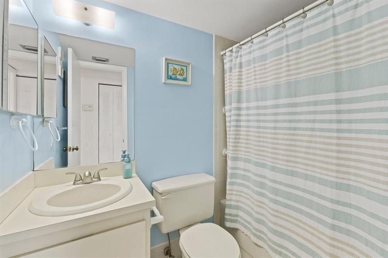 2106 S Cypress Bend Drive, Unit 506, Pompano Beach, FL 33069 Photo