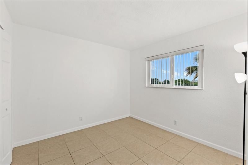 2106 S Cypress Bend Drive, Unit 506, Pompano Beach, FL 33069 Photo