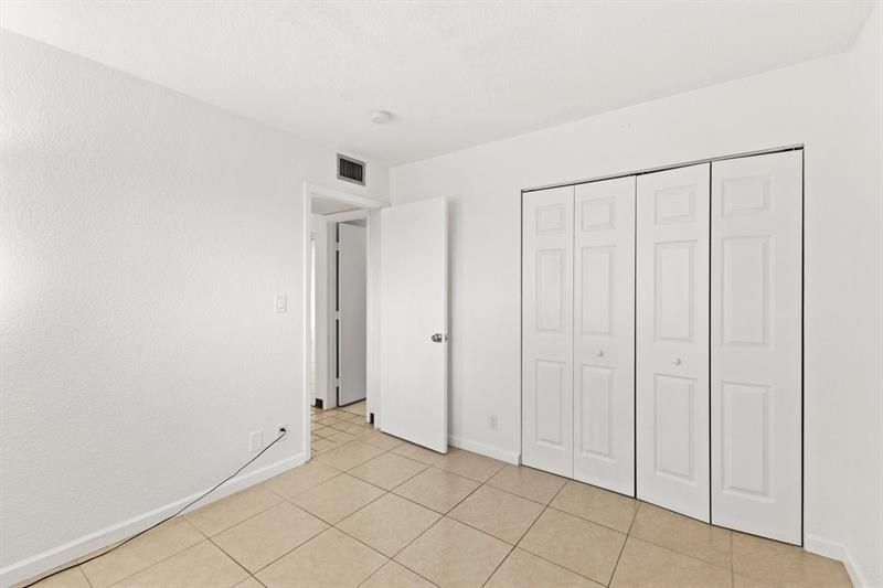 2106 S Cypress Bend Drive, Unit 506, Pompano Beach, FL 33069 Photo
