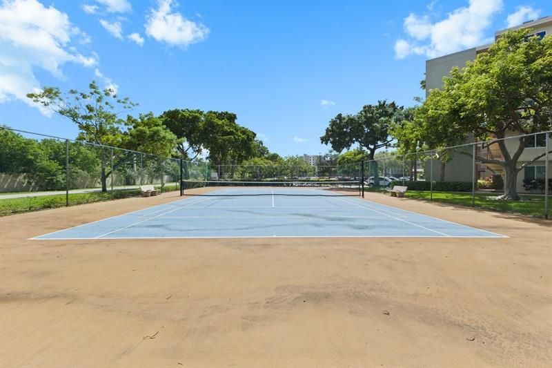 2106 S Cypress Bend Drive, Unit 506, Pompano Beach, FL 33069 Photo