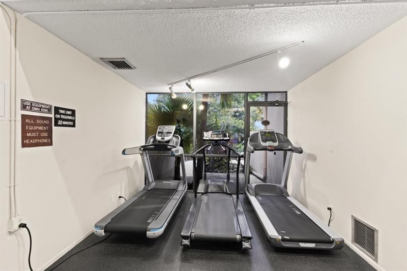 2106 S Cypress Bend Drive, Unit 506, Pompano Beach, FL 33069 Photo