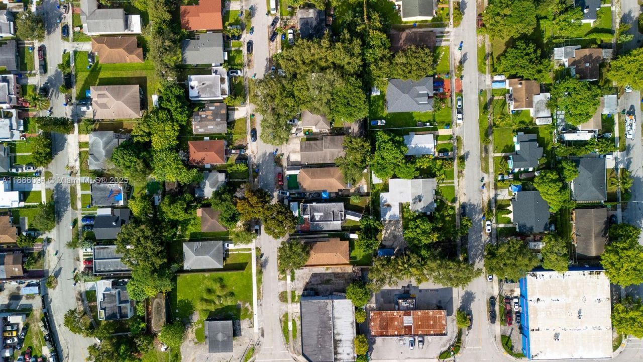 1737-1739 NW 47th Ter, Miami, FL 33142 Photo