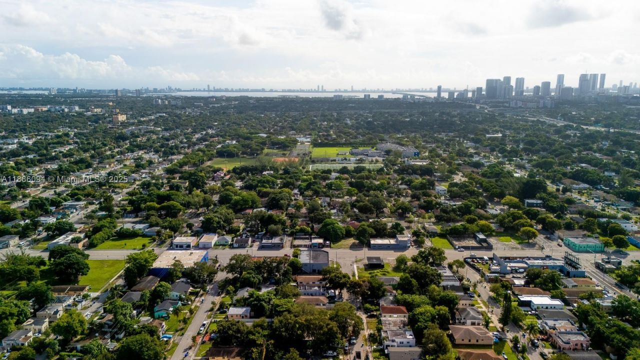 1737-1739 NW 47th Ter, Miami, FL 33142 Photo