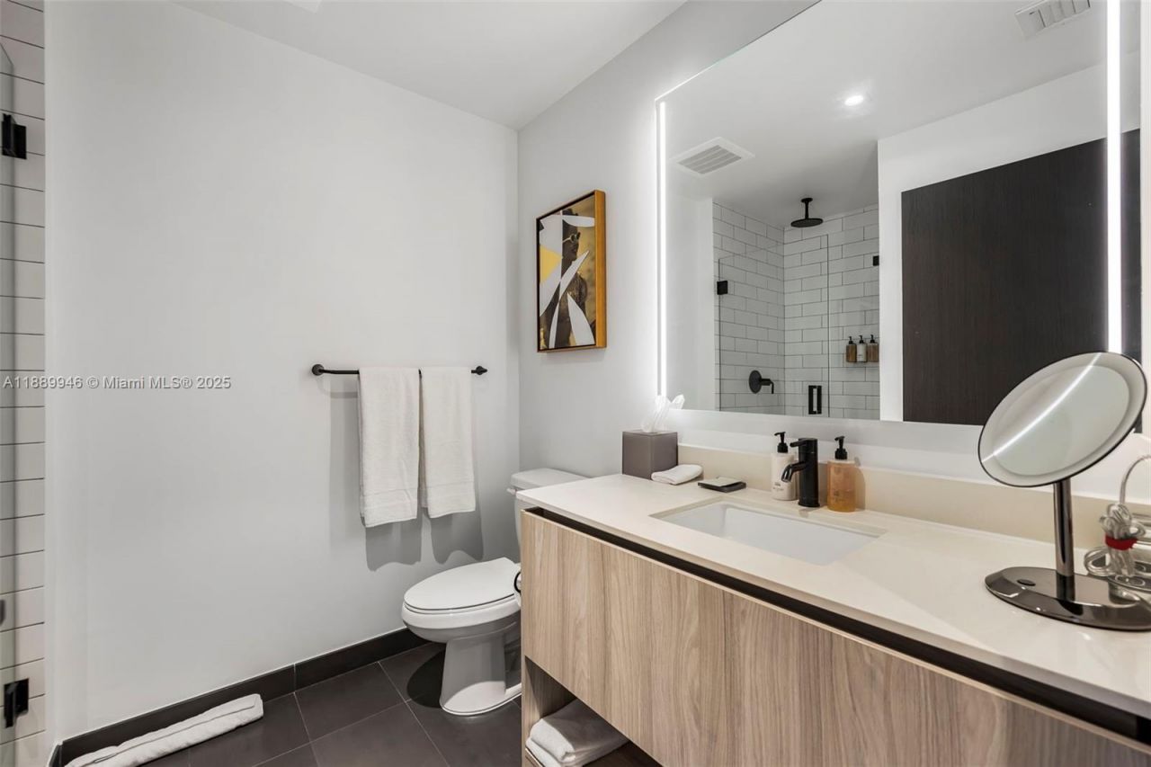 398 NE 5th St, Unit 1407, Miami, FL 33132 Photo