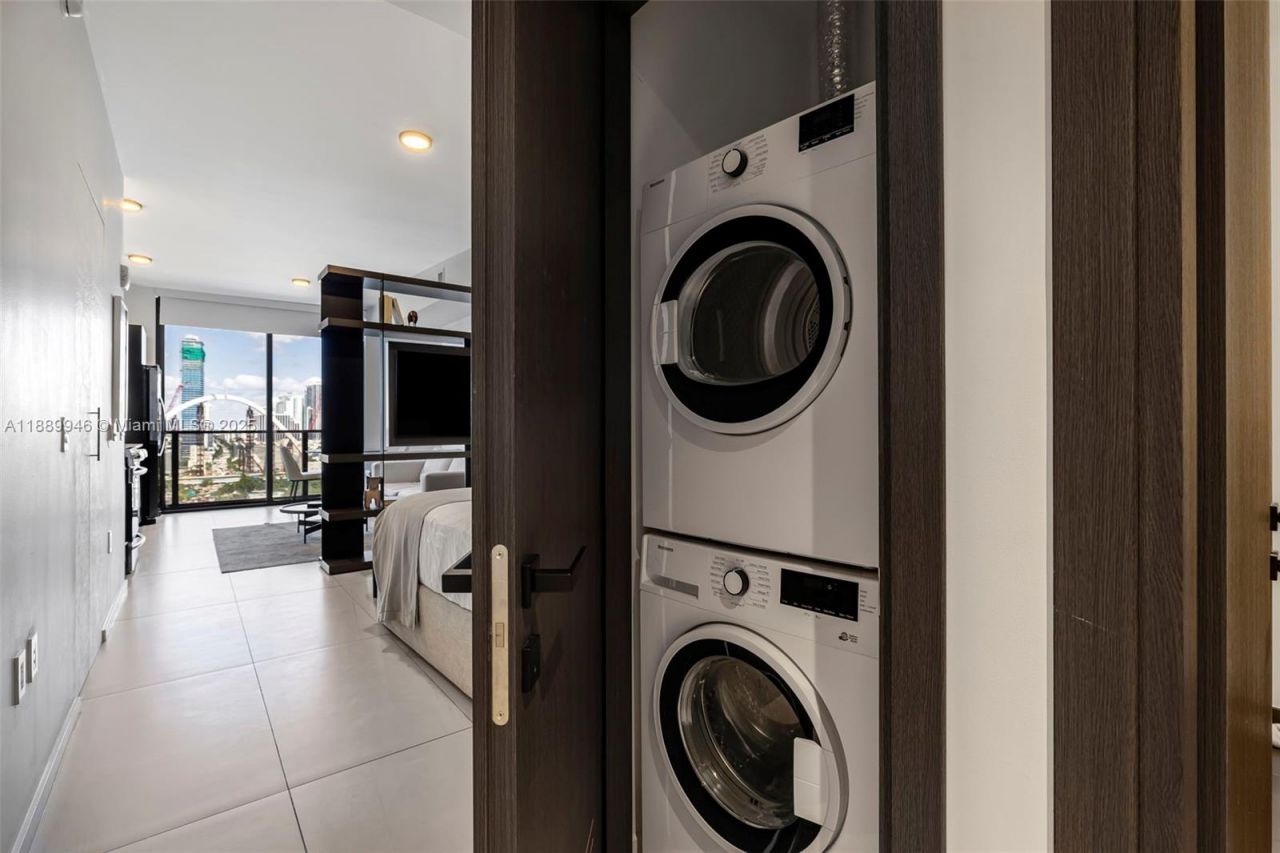 398 NE 5th St, Unit 1407, Miami, FL 33132 Photo