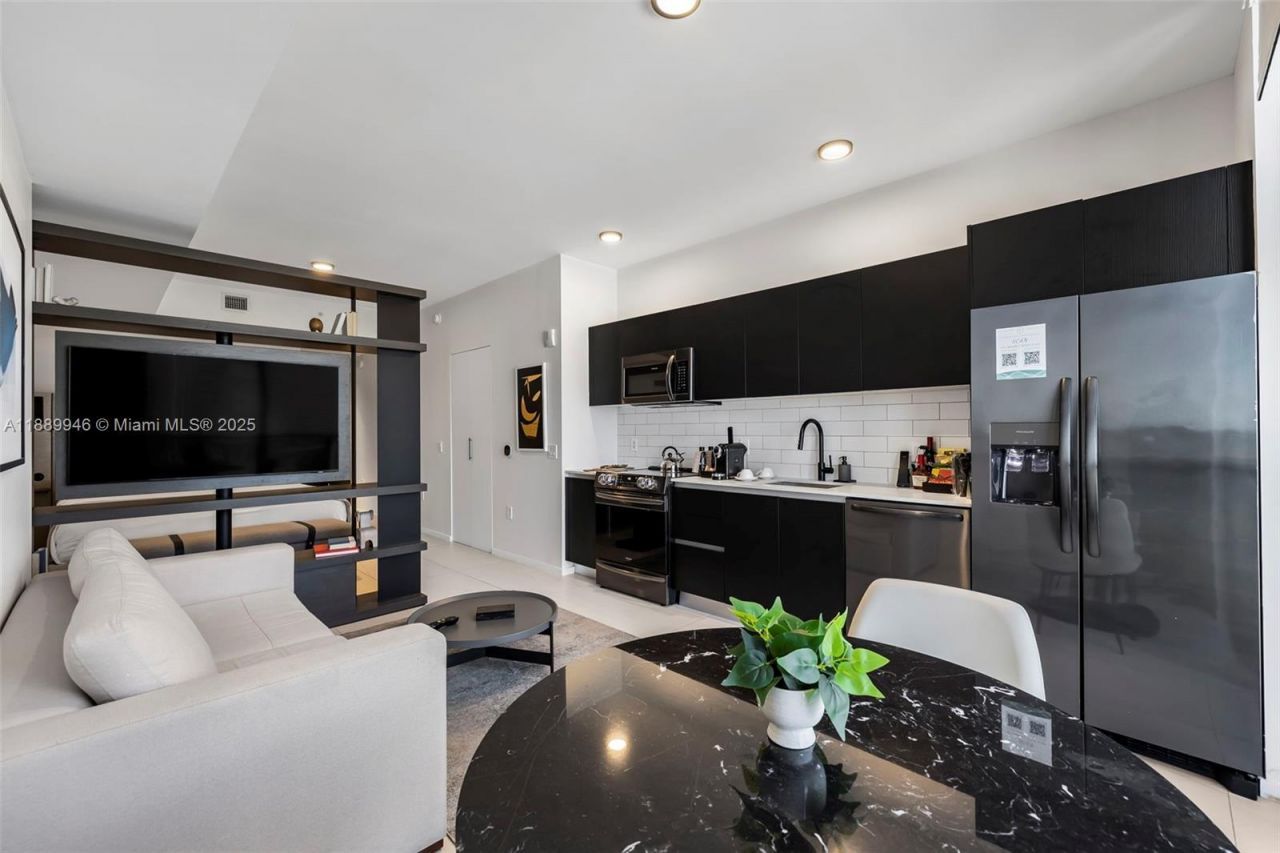 398 NE 5th St, Unit 1407, Miami, FL 33132 Photo