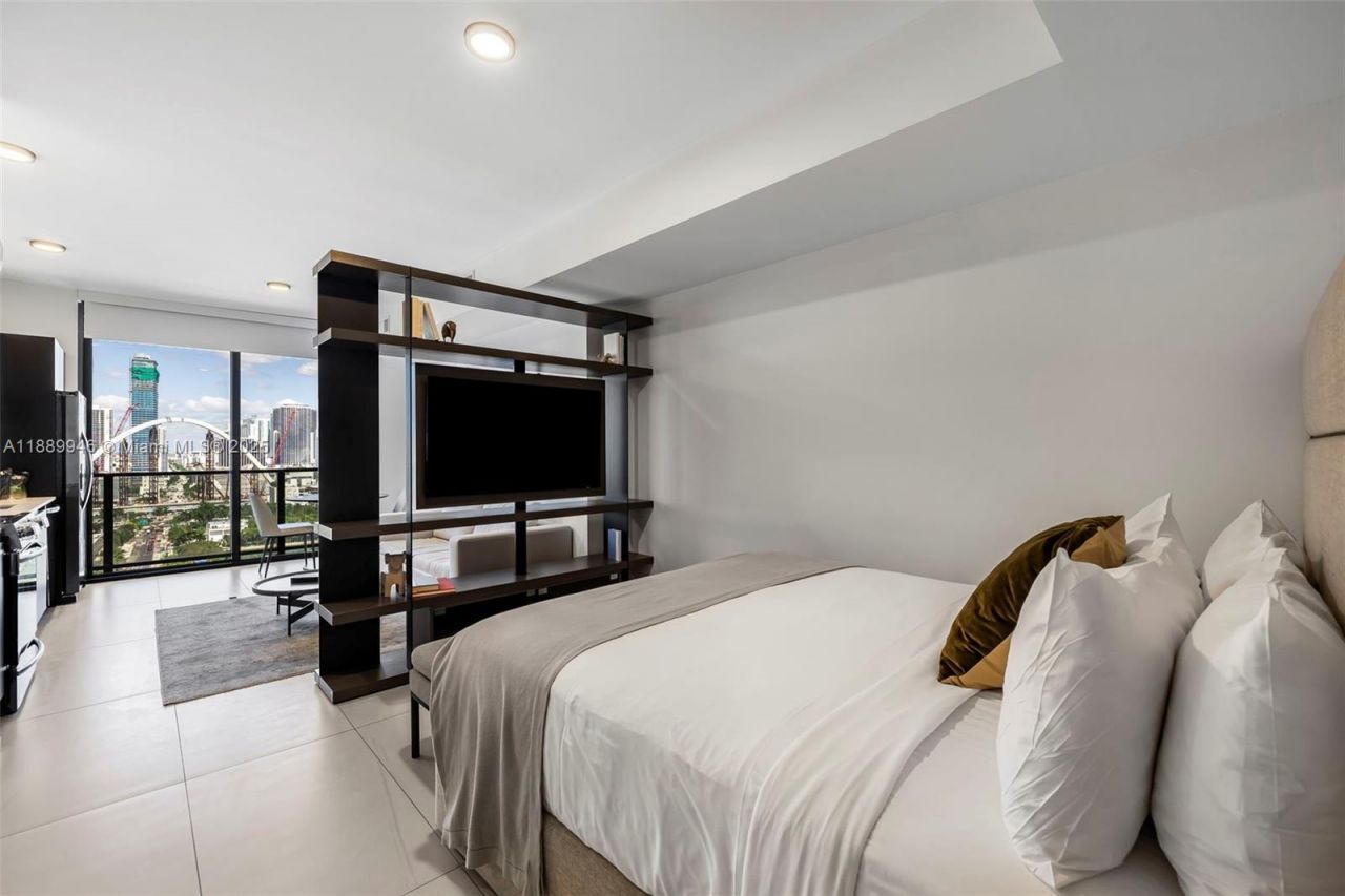 398 NE 5th St, Unit 1407, Miami, FL 33132 Photo