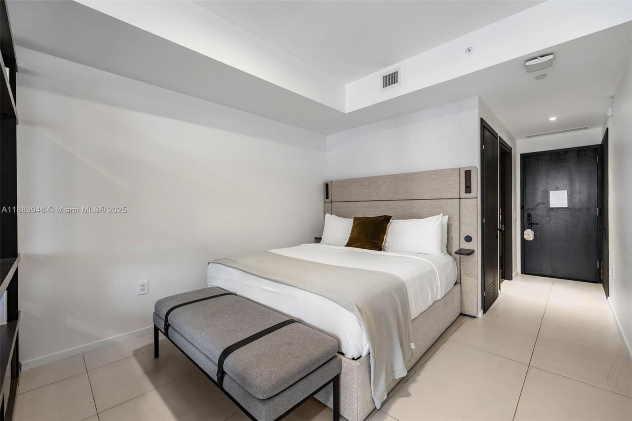 398 NE 5th St, Unit 1407, Miami, FL 33132 Photo