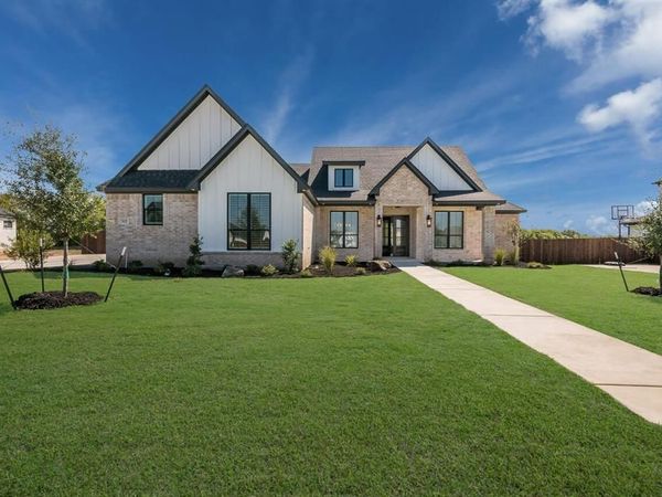 312 Champions Way, McGregor, TX 76657