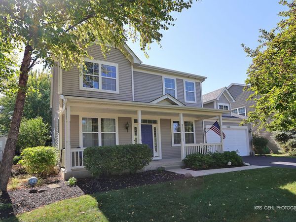 2800 SWEET CLOVER Way, Wauconda, IL 60084
