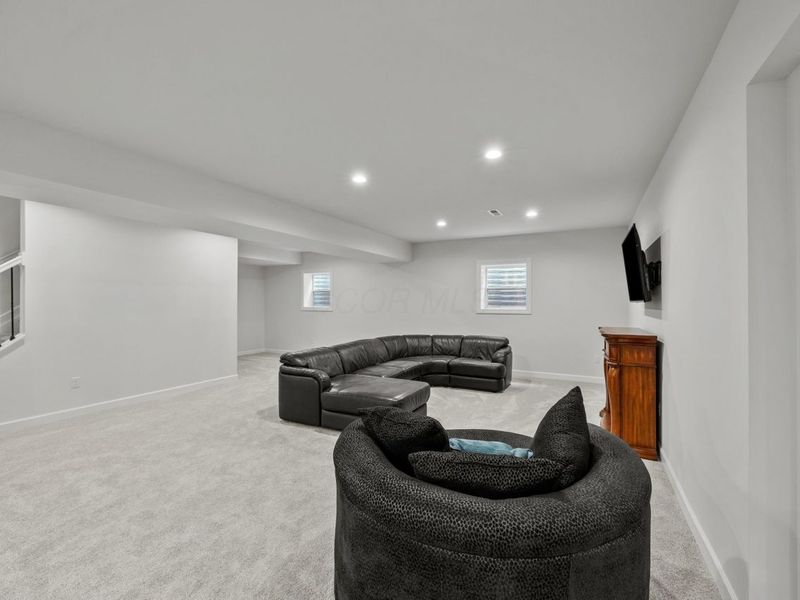 7678 Gateway Boulevard, Powell, OH 43065 Photo 37