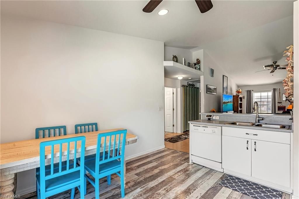 513 SE 27th Ter, Cape Coral, FL 33904 Photo