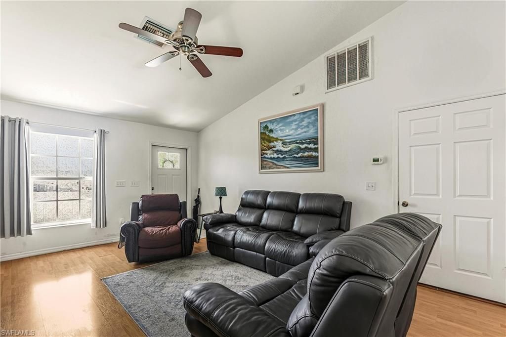 513 SE 27th Ter, Cape Coral, FL 33904 Photo