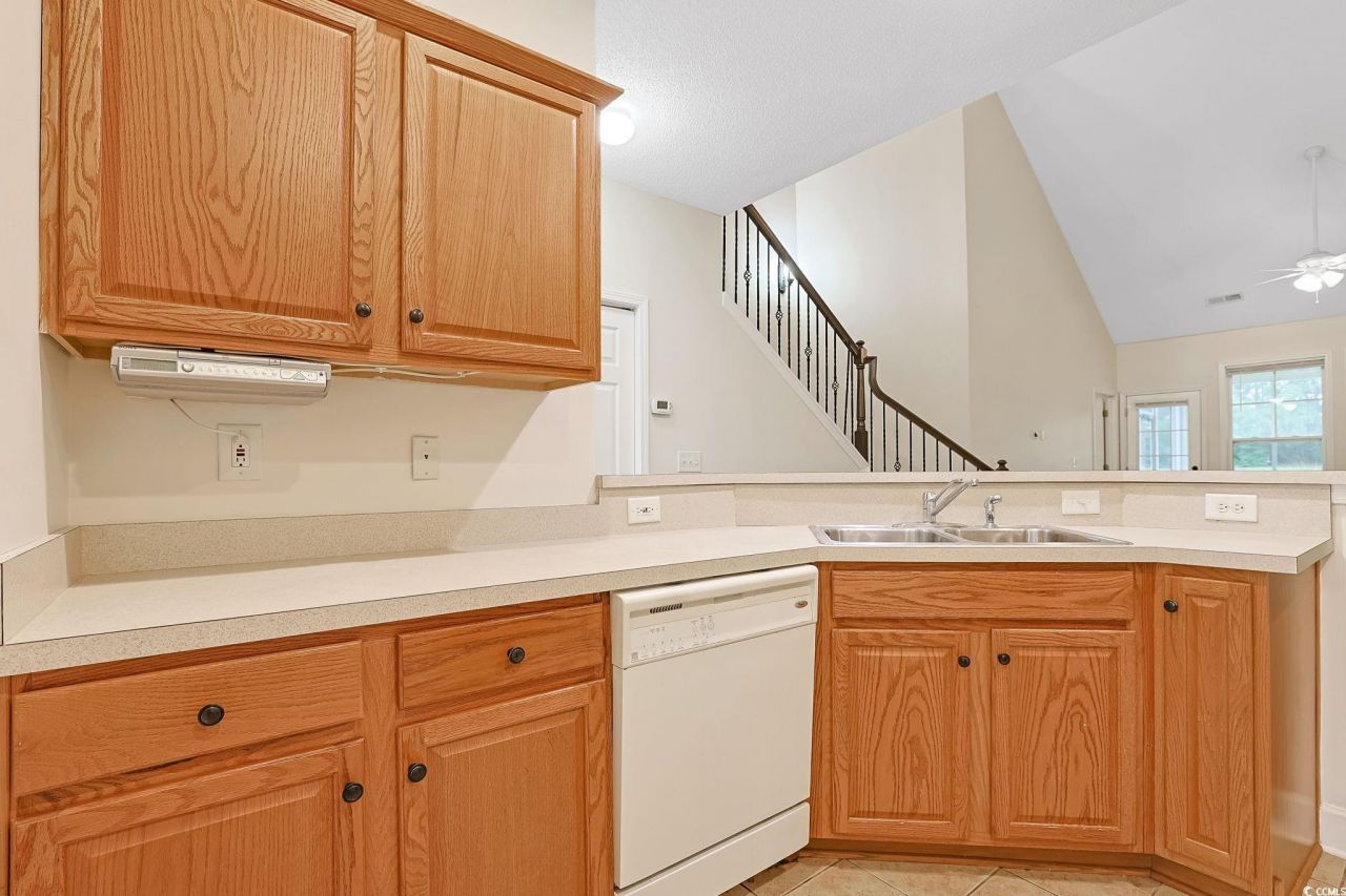 6095 Catalina Dr. Photo 10