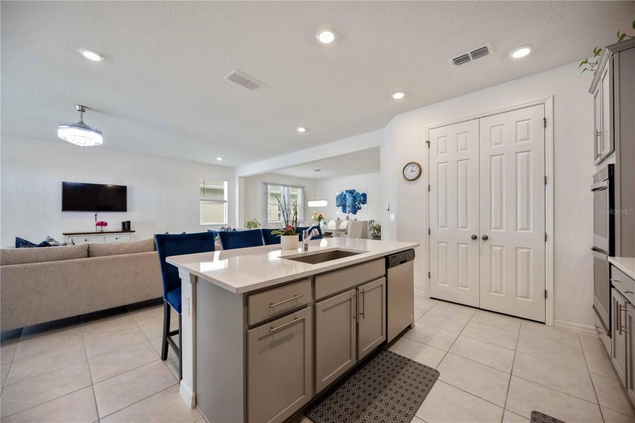 3419 74th Avenue Circle E, Sarasota, FL 34243 Photo