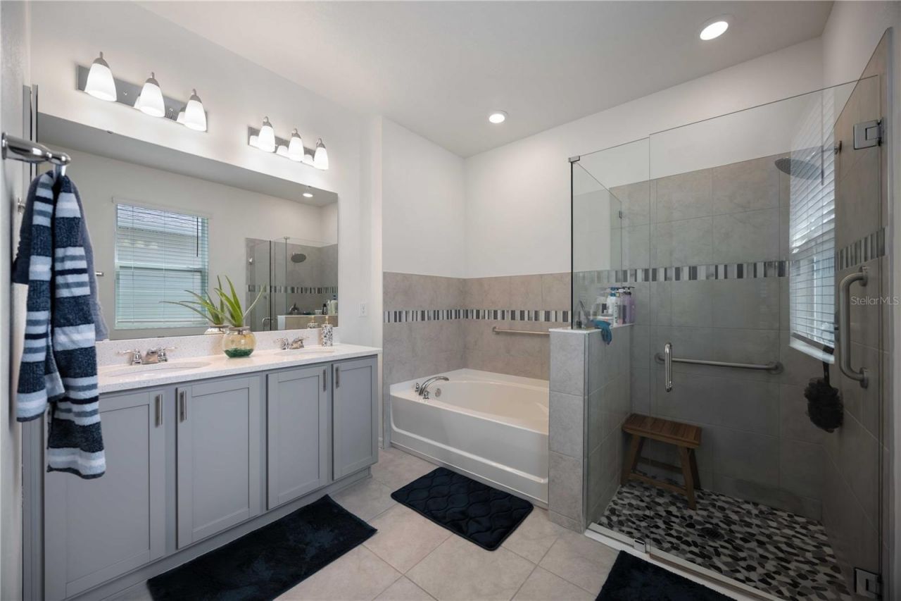 3419 74th Avenue Circle E, Sarasota, FL 34243 Photo