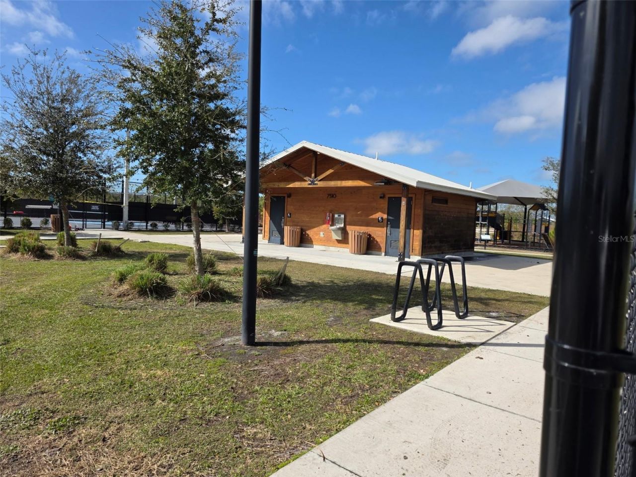 3419 74th Avenue Circle E, Sarasota, FL 34243 Photo