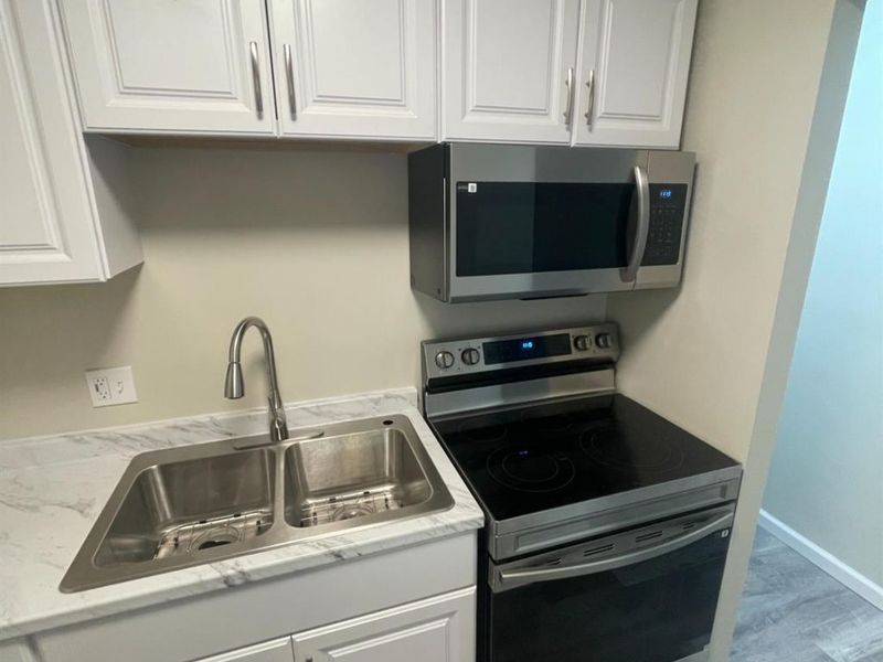 4900 Chalet Drive, Unit 801, Saint Bernard, OH 45217 Photo 2