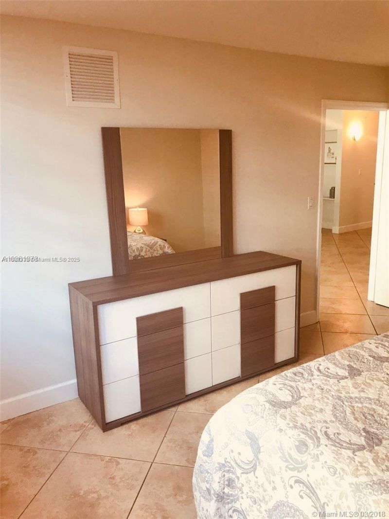 6917 Collins Ave, Unit 912, Miami Beach, FL 33141 Photo