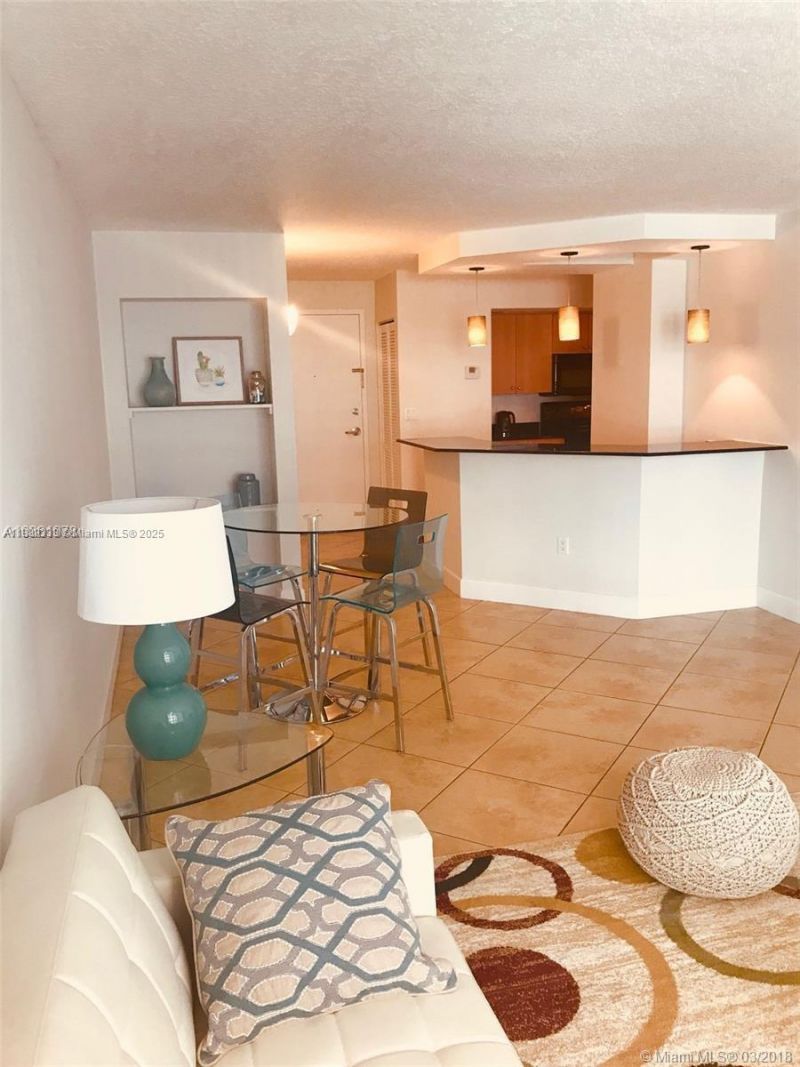 6917 Collins Ave, Unit 912, Miami Beach, FL 33141 Photo