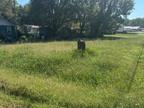 101 Central Street , Siloam Springs, AR 72761