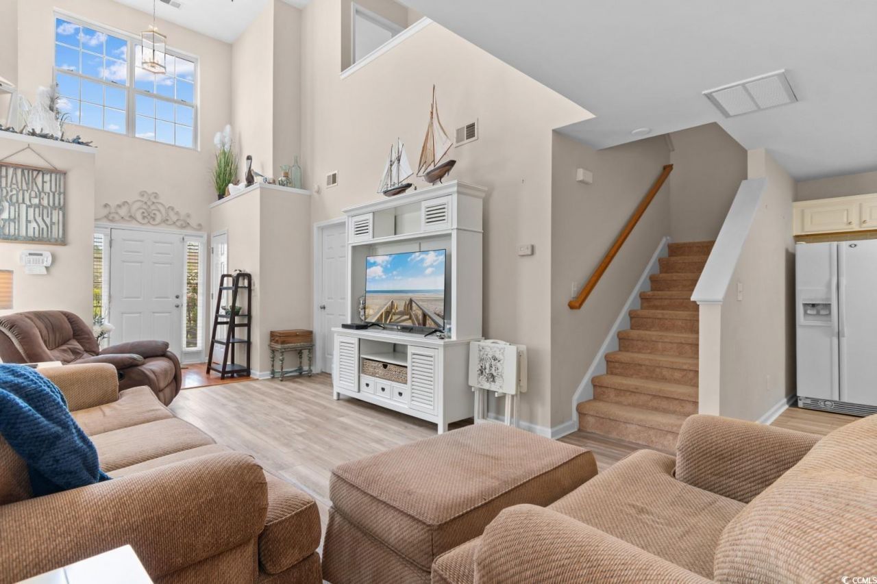 1052 Harvester Circle Photo 10