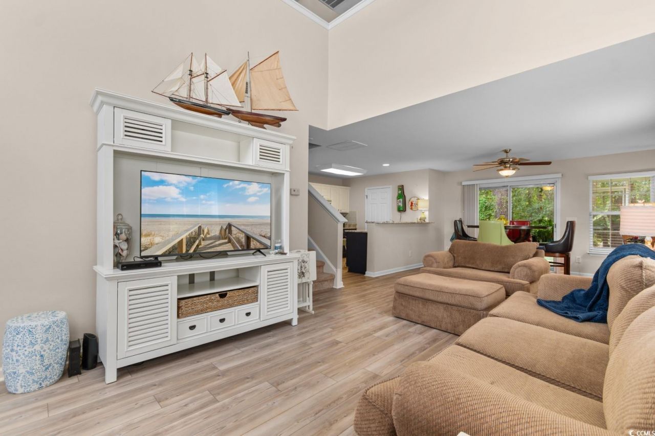 1052 Harvester Circle Photo 12