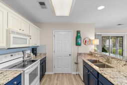 1052 Harvester Circle photo 4