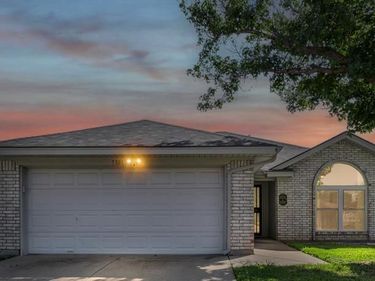 7301 Wagonwheel Road, Fort Worth, TX 76133