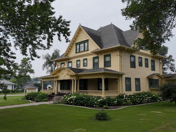 312 10th Avenue N, Casselton, ND 58012