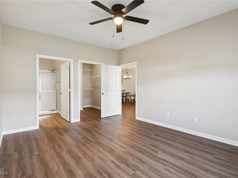 215 Silver Spring Circle, Elyria, OH 44035 Photo 12