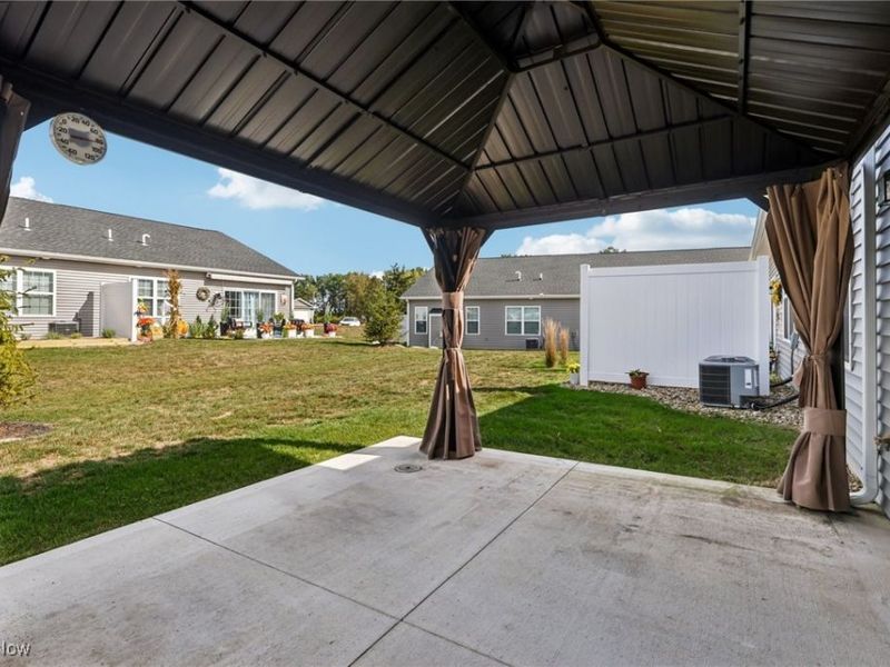 215 Silver Spring Circle, Elyria, OH 44035 Photo 26