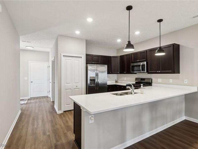 215 Silver Spring Circle, Elyria, OH 44035 Photo 6