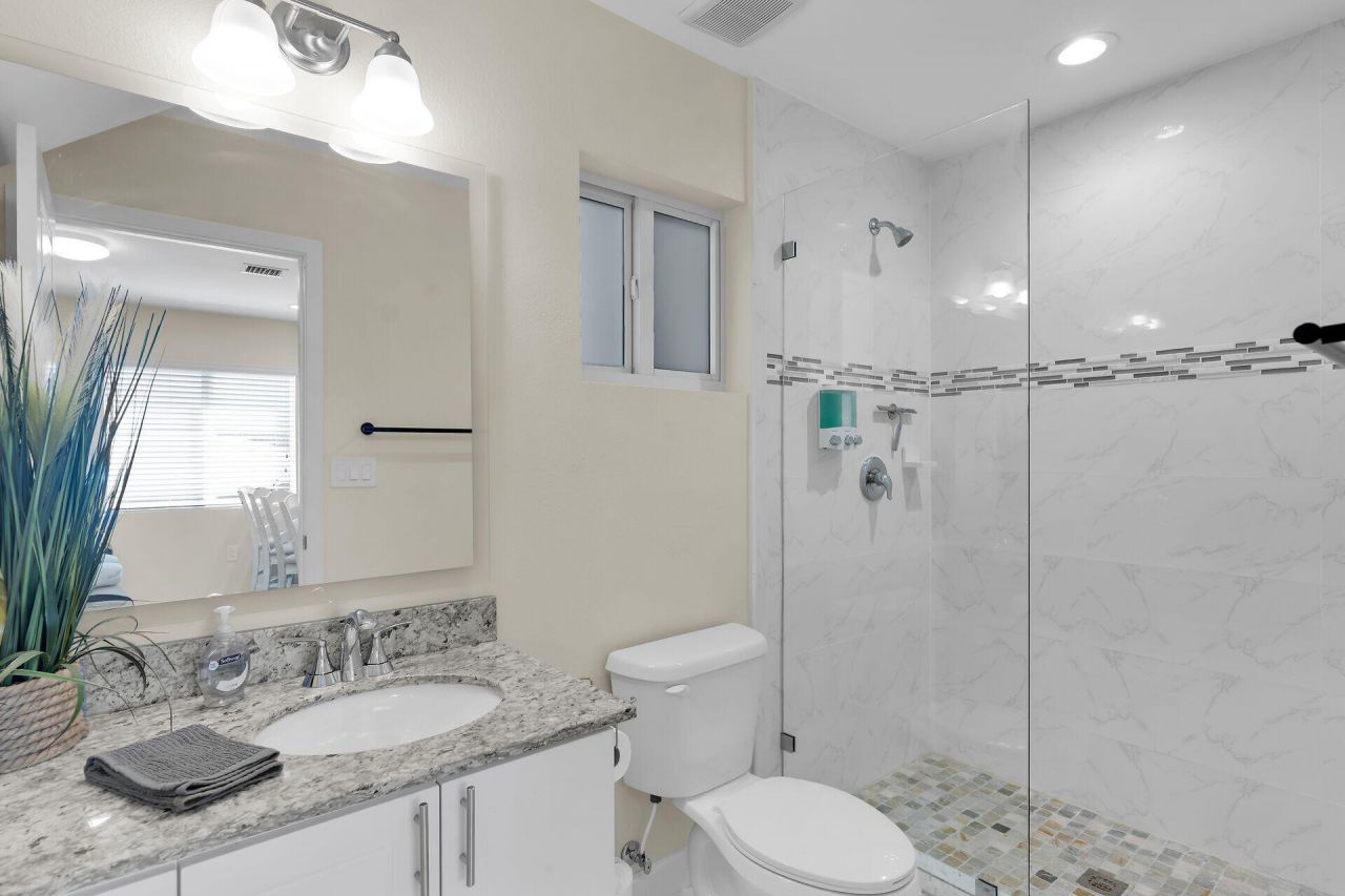 80 Le Grand Drive, Key Largo, FL 33037 Photo