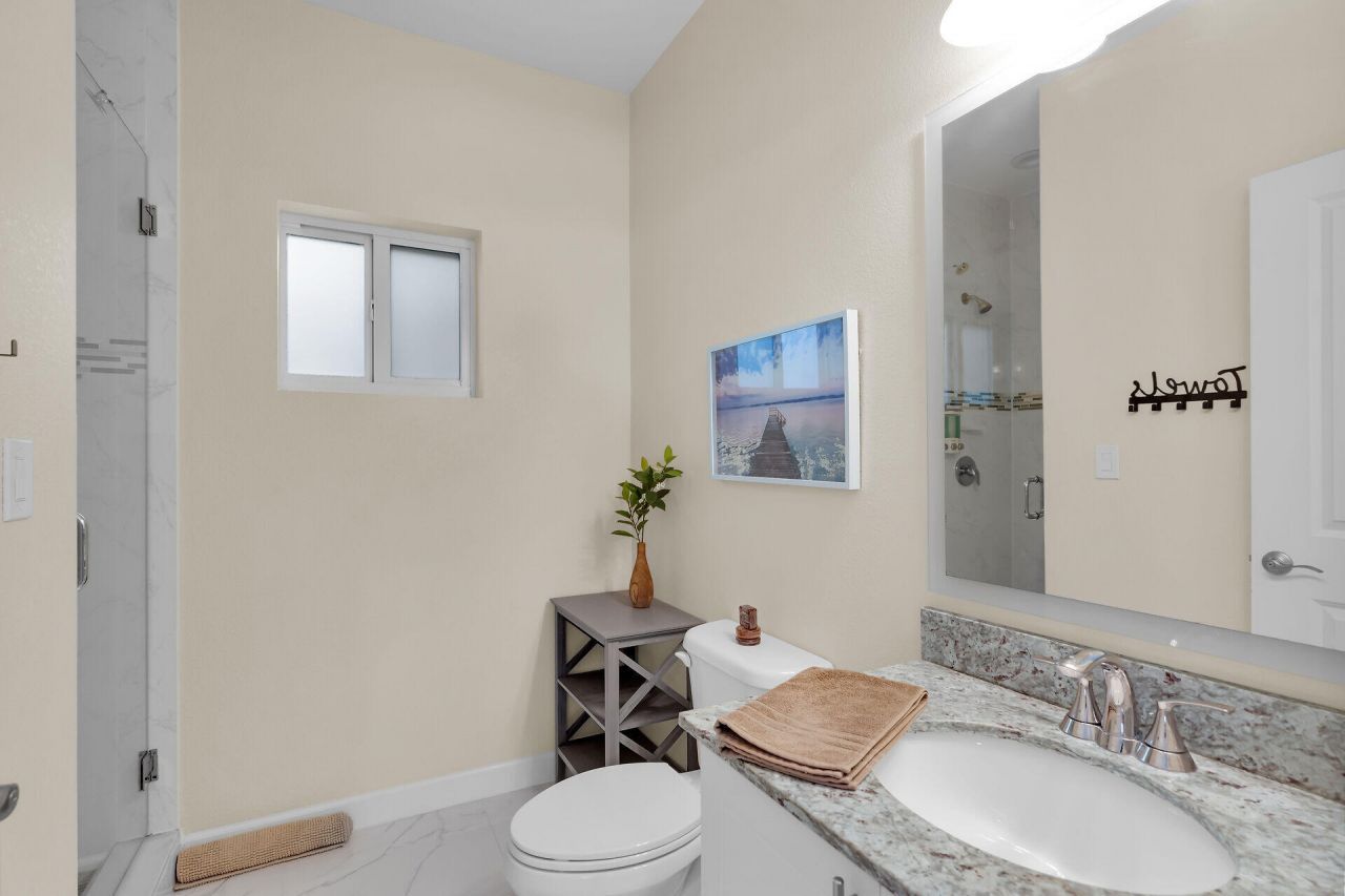 80 Le Grand Drive, Key Largo, FL 33037 Photo