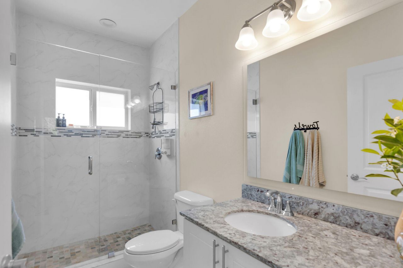 80 Le Grand Drive, Key Largo, FL 33037 Photo