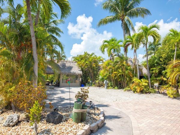 2950 Overseas Highway, Unit 24, Saddle Bunch, FL 33040