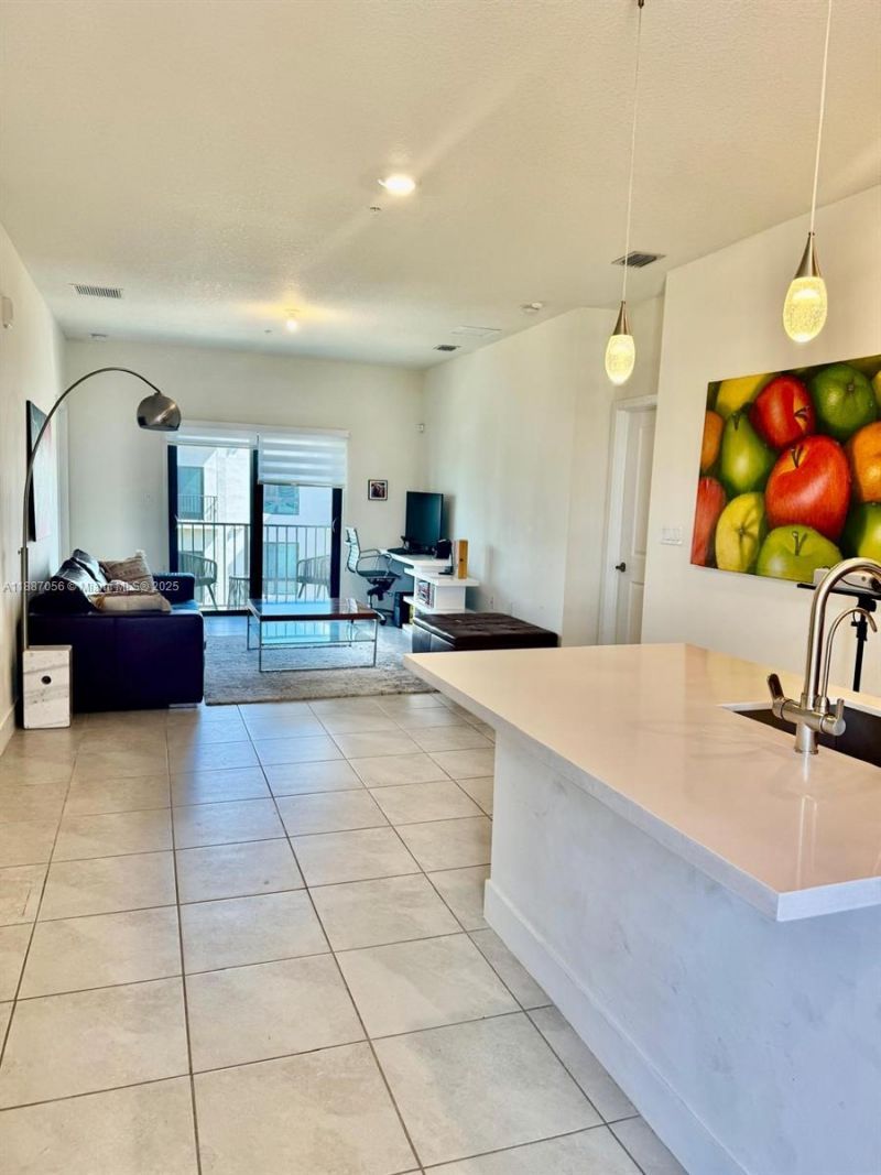 8201 NW 41st St, Unit D-407, Doral, FL 33166 Photo