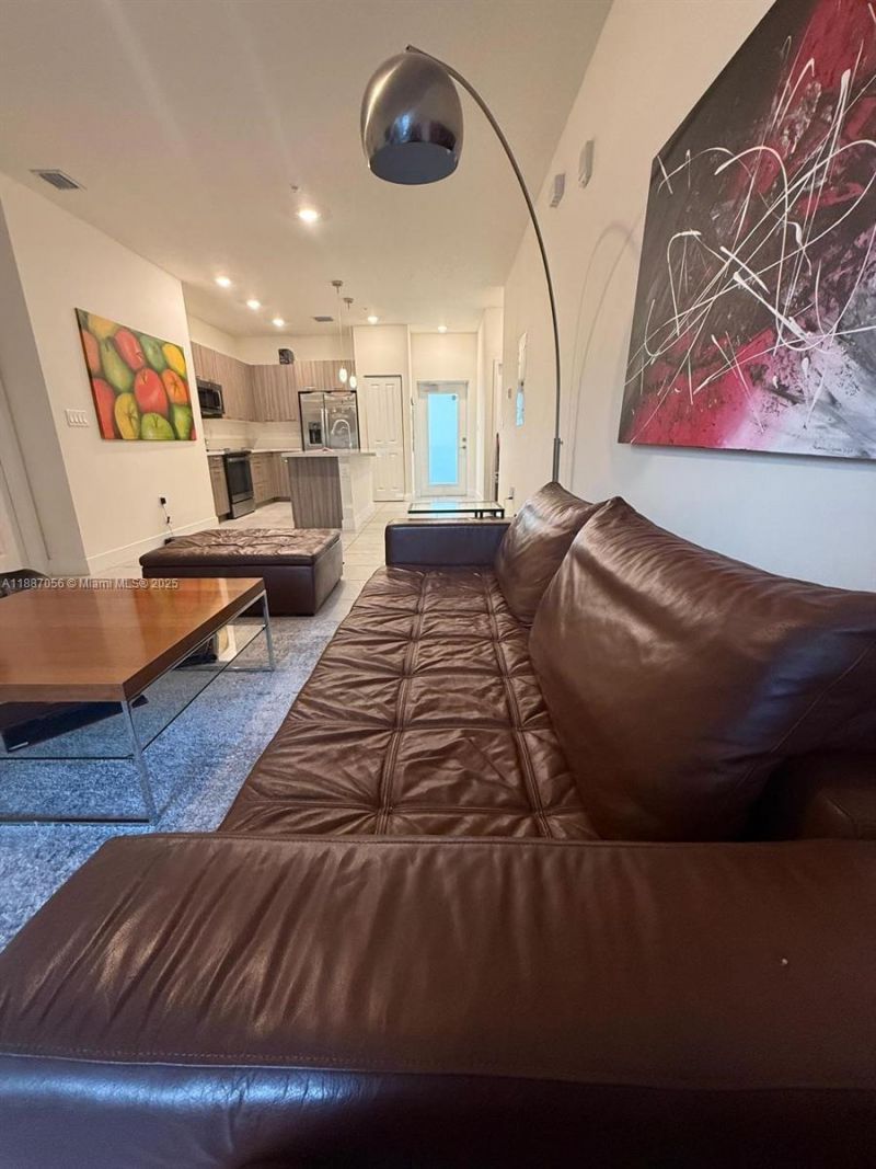 8201 NW 41st St, Unit D-407, Doral, FL 33166 Photo