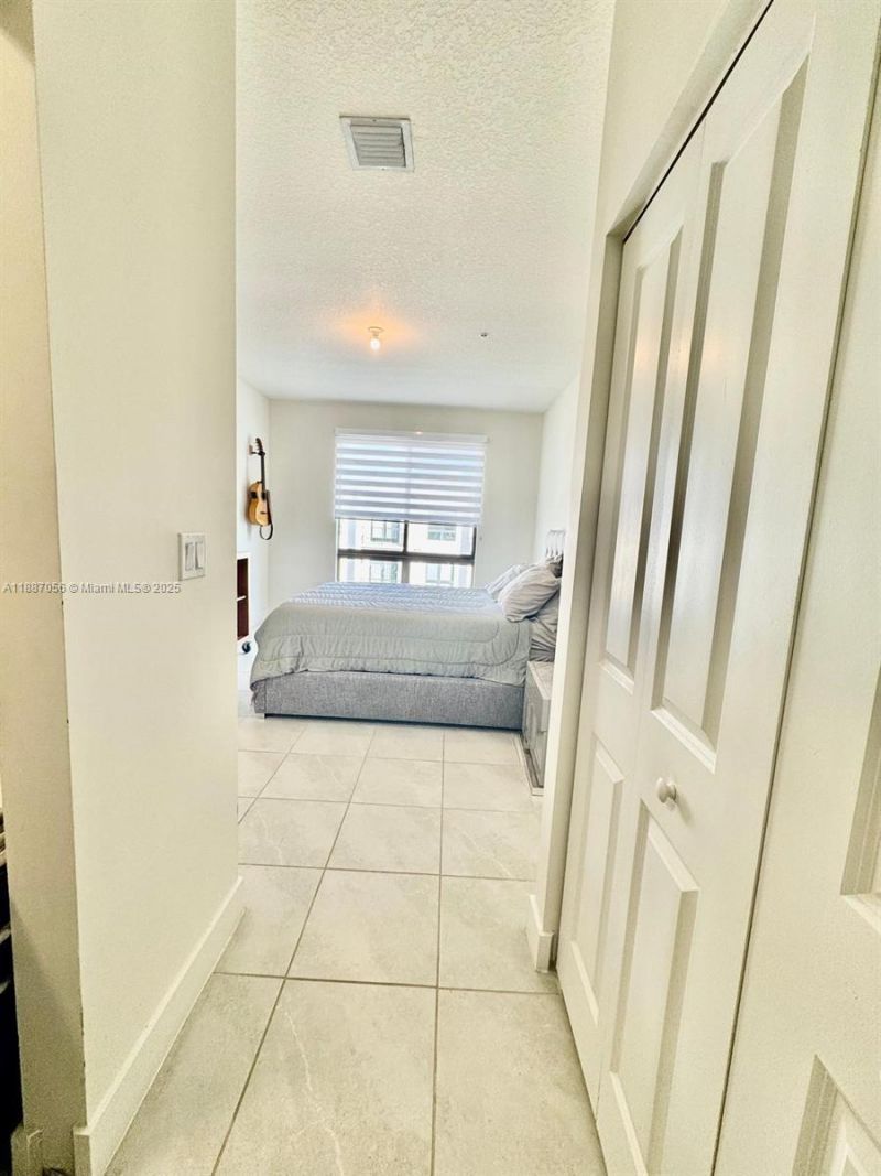 8201 NW 41st St, Unit D-407, Doral, FL 33166 Photo