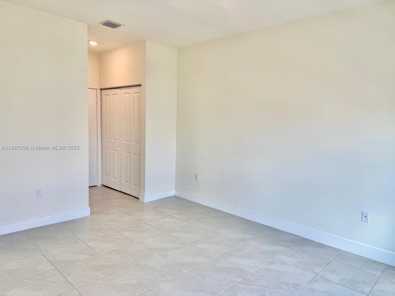8201 NW 41st St, Unit D-407, Doral, FL 33166 Photo