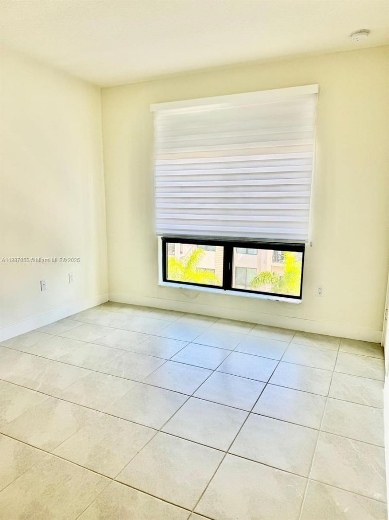 8201 NW 41st St, Unit D-407, Doral, FL 33166 Photo