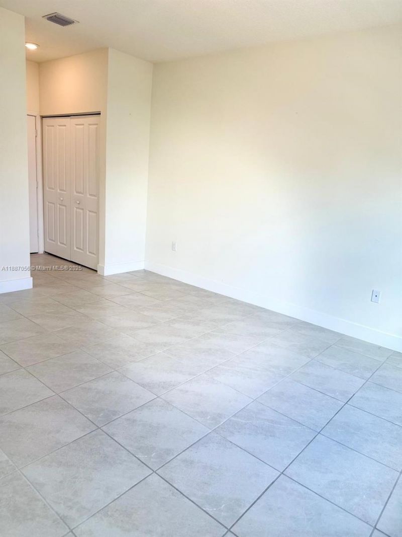 8201 NW 41st St, Unit D-407, Doral, FL 33166 Photo