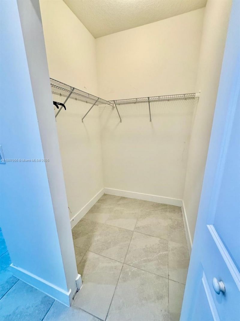 8201 NW 41st St, Unit D-407, Doral, FL 33166 Photo