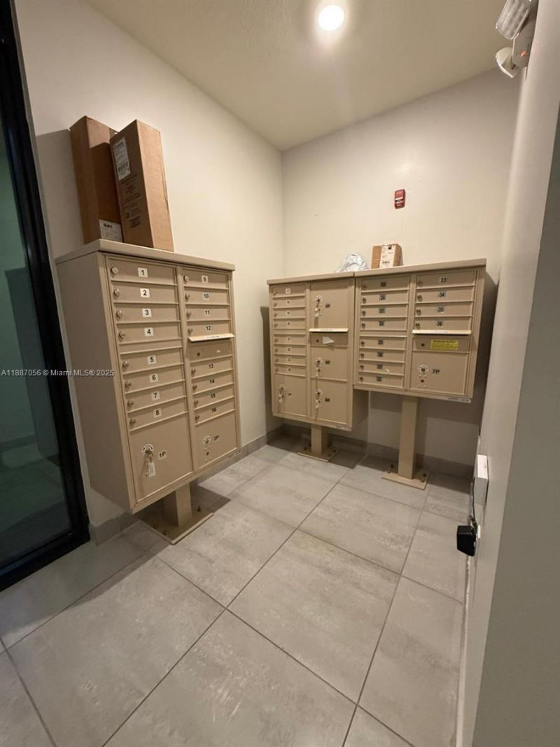 8201 NW 41st St, Unit D-407, Doral, FL 33166 Photo