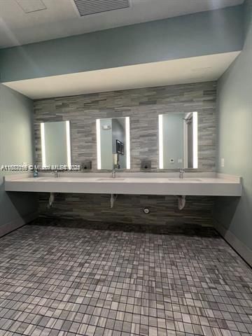 8201 NW 41st St, Unit D-407, Doral, FL 33166 Photo