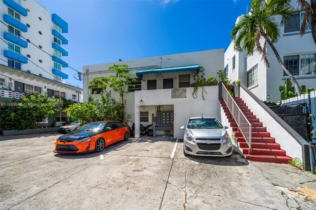 249 Collins Ave, Miami Beach, FL 33139 Photo